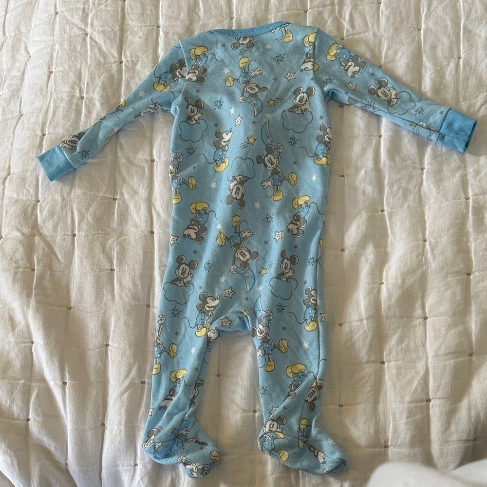 7 pieces of Disney newborn-12mo boy clothes (003) - Picture 11 of 16